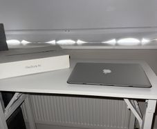 MacBook Air 13-inch 2017 - 8GB RAM, 128GB SSD, Boxed