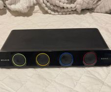 Belkin F1DS104L SOHO Series 4-Port USB/VGA KVM Switch with Audio and Built-In USB Hub with 2 Cables