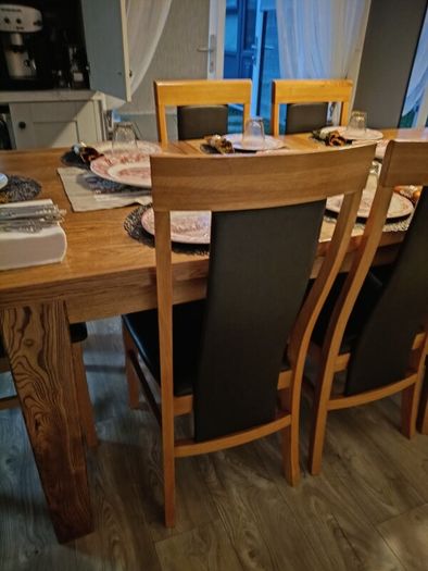 wood  table and chairs 6 chairs