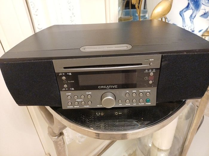 Creative cd and radio player