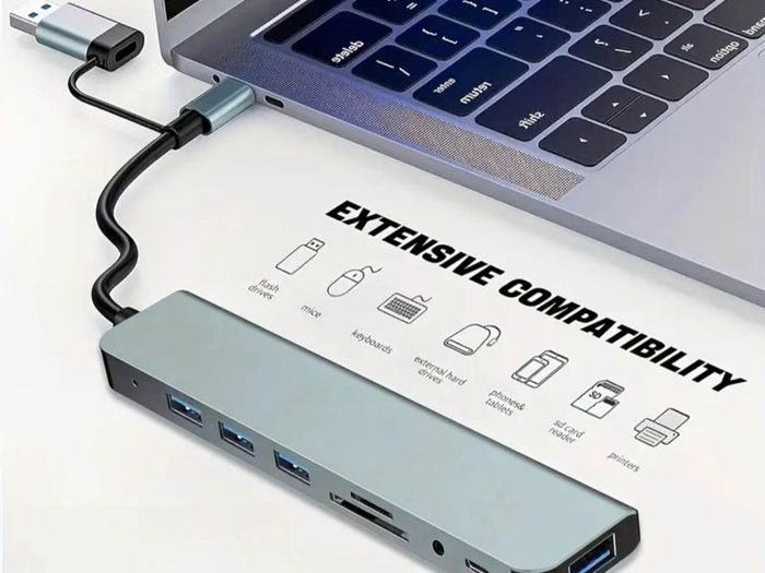 USB Hub for Data Transfer (8 in 1)