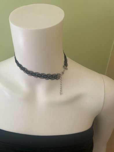 Black lace necklace