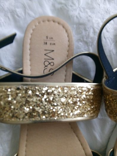 New girls/ladies gold sandals
