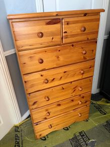 chest of drawers