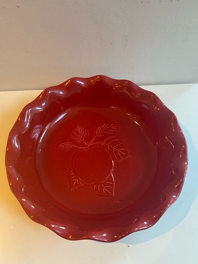 Emile Henry French Ceramic Artisan  apple Embossed Ruffled Pie Dish