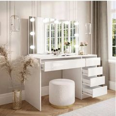 Glamour Vanity Table with Hollywood mirror LED