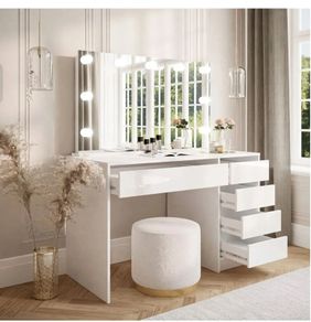 Glamour Vanity Table with Hollywood mirror LED