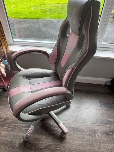 Pink & Grey gaming chair