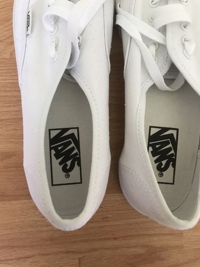 Brand new Vans off the wall trainers