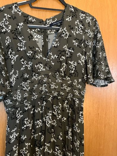 French Connection Dress . Size 8 . Great cond