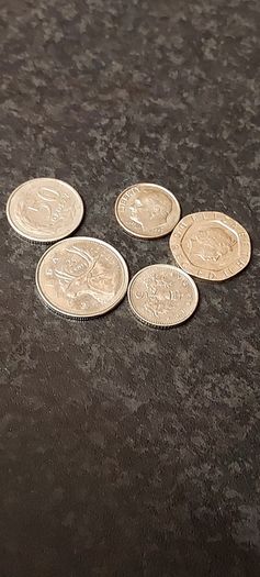 5 x coins,,,sold as is ,see pictures for condition, price includes post to anywhere in Ireland thank you, for the 5