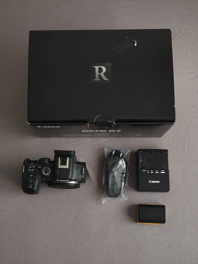Canon Eos R7
