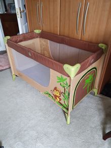 Travel cot