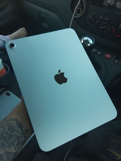 2026  Ipad + Magic keyboard