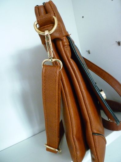 Hand Bag Crossbody Brown Faux Leather Multi Pocket Handbag- Purchased In Carraig Donn