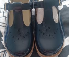 Clarks girls navy shoes BNWT size 12G