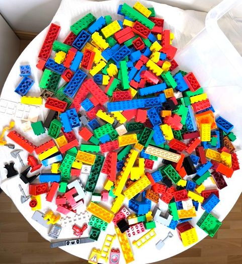 Large Lego Duplo Bundle (411 pieces +3 plates)