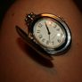 Women's Oval Shaped Vintage Alloy Quartz Analog Pocket Watch 6cm x 3,5cm Image 4