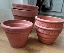Terracotta pots x5