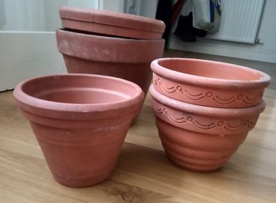 Terracotta pots x5