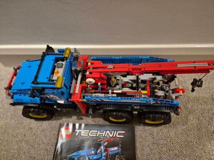 Lego Technic 42070 6x6 All Terrain Tow Truck