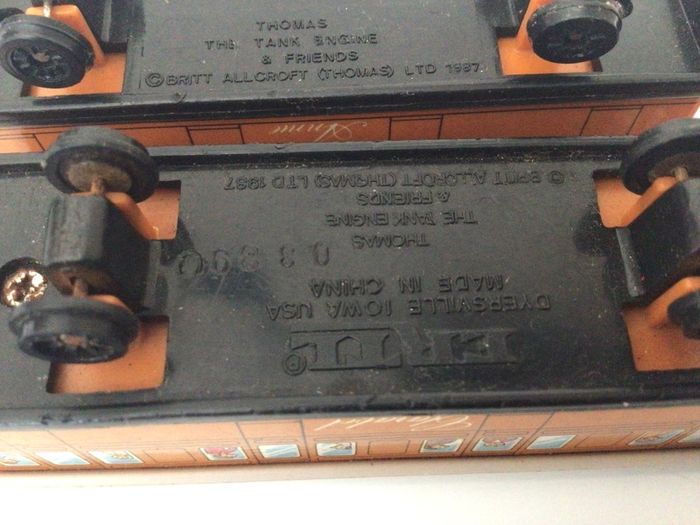 Thomas the Tank Engine Vintage Ertl passenger carriages Clarabel and Annie