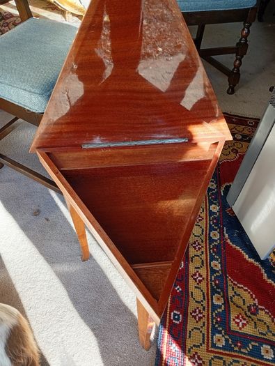 Vintage Italian triangle musical side table