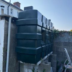 Oil tank 1/4 full
