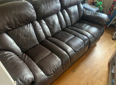 Arm chairs 3 seater 2 seater and one seater all recliner all chestnut brown leather