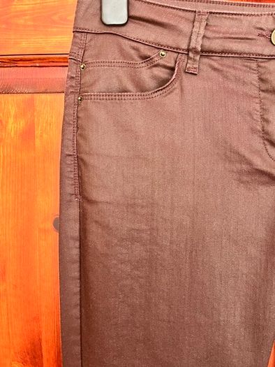 Marks & Spencer Ladies Faux Leather Brown Slender Ankle Grazer Trousers, Jeans. Size 14 Medium. Slight Stretch. In Excellent Condition