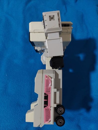 Transformer G1  Metroplex