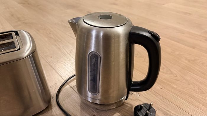 Morphy Richard's toaster and kettle set