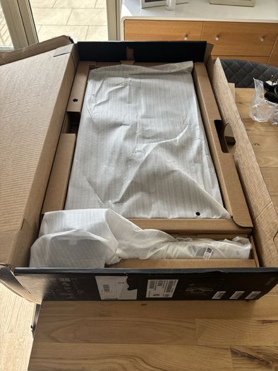 Dell monitor - excellent condition with original box and cables
