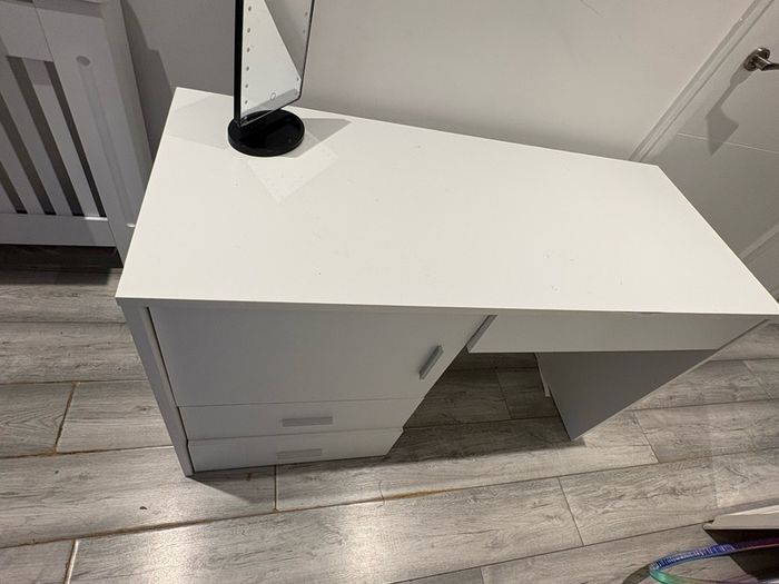 desk