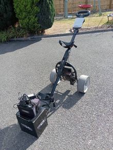Electric golf trolley