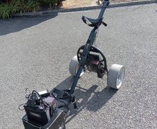 Electric golf trolley