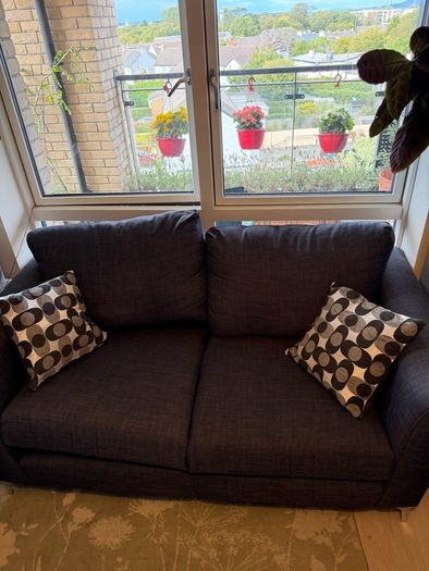 Sofa 2-seater (like new)