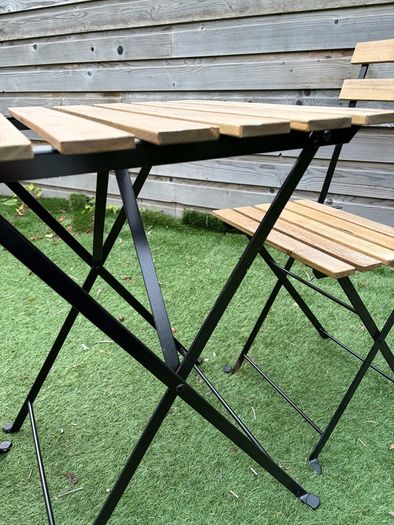 Outdoor table and 2 chairs set