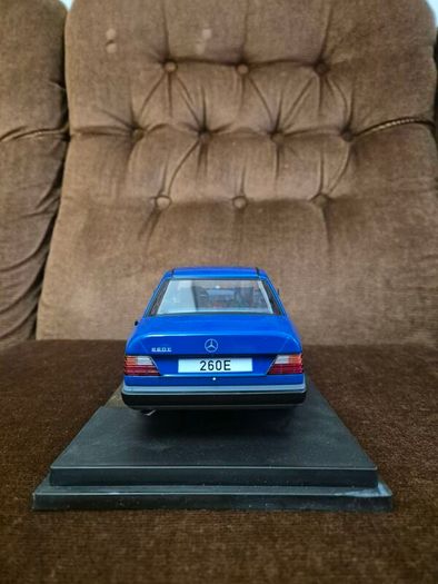 Mercedes 1:18 model car
