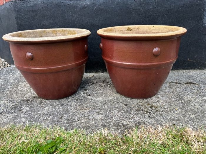 Pots. X2. Ceramic heavy duty