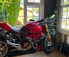 2009 Ducati Monster 1100s