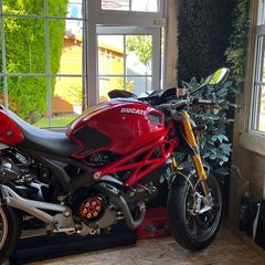 2009 Ducati Monster 1100s
