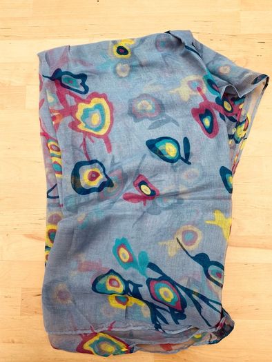 300 Ladies Scarves Wholesaler Liquidation Stock Clearance!