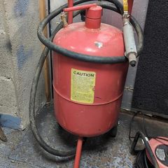 10 Gallon Mobile Sandblasting Pot