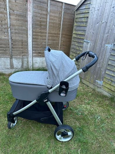 Mamas and Papas pram + Cybex seat and isofix bundle