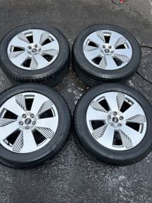 Audi alloys 255/55R19 111H