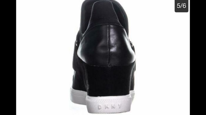 womans trainers DKNY. Size 6.