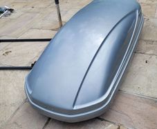 Car roof storage box and bars