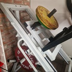 Leg Press/ Hack Squat