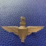 Parachute Regimen Cap Badge Image 3